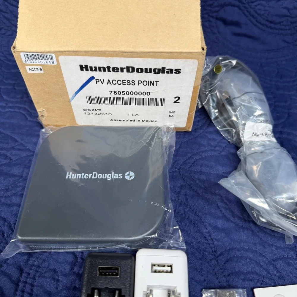 Hunter Douglas PowerView Access Point 7805000000 and Repeater RPTR-D Kit Read - Picture 3 of 3